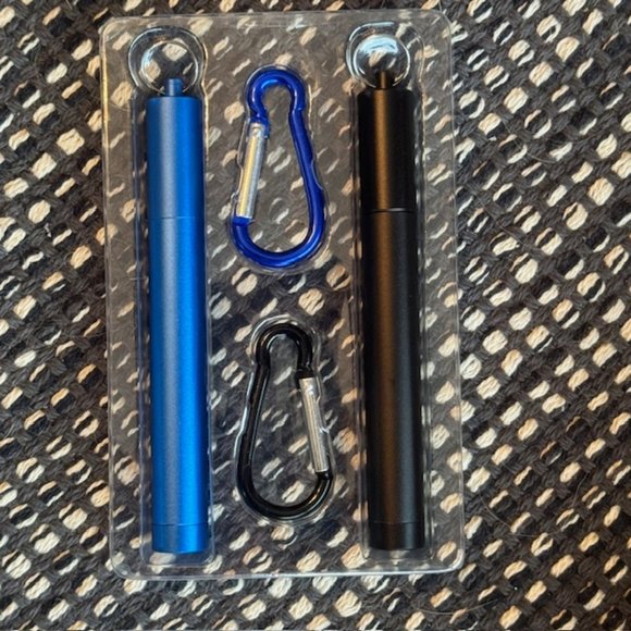 New! Straws Reusable / Collapsible - includes 2 - Picture 2 of 4
